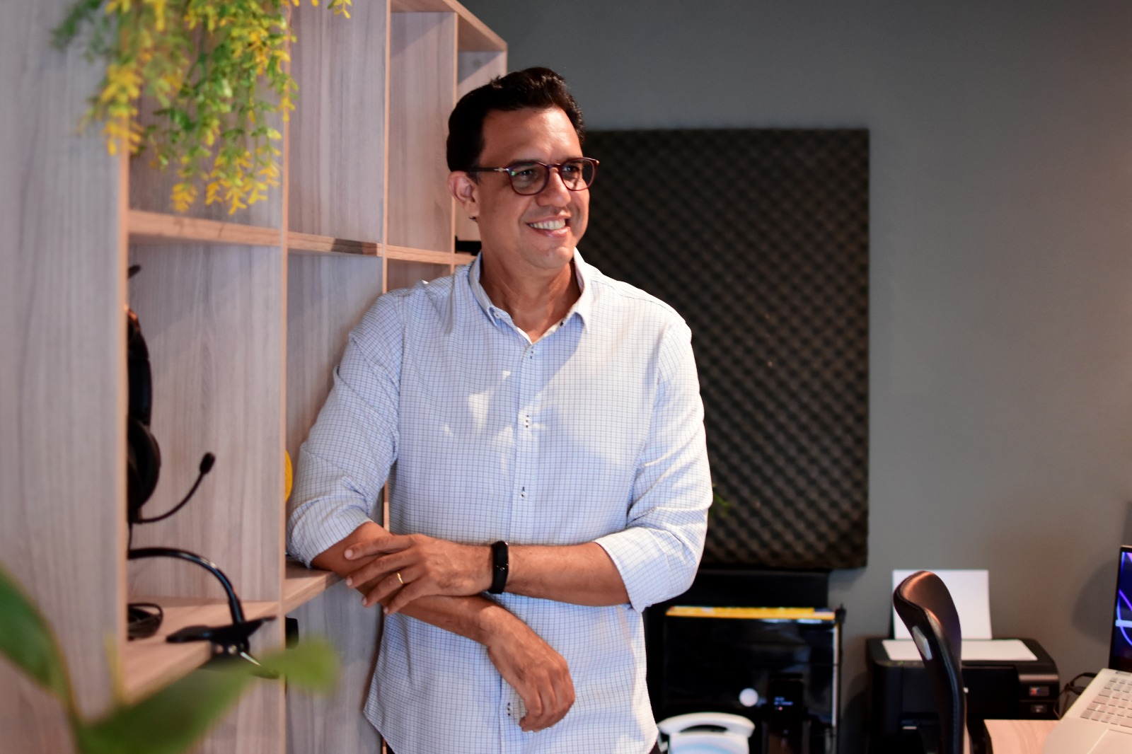 Luciano Toledo em seu escritório